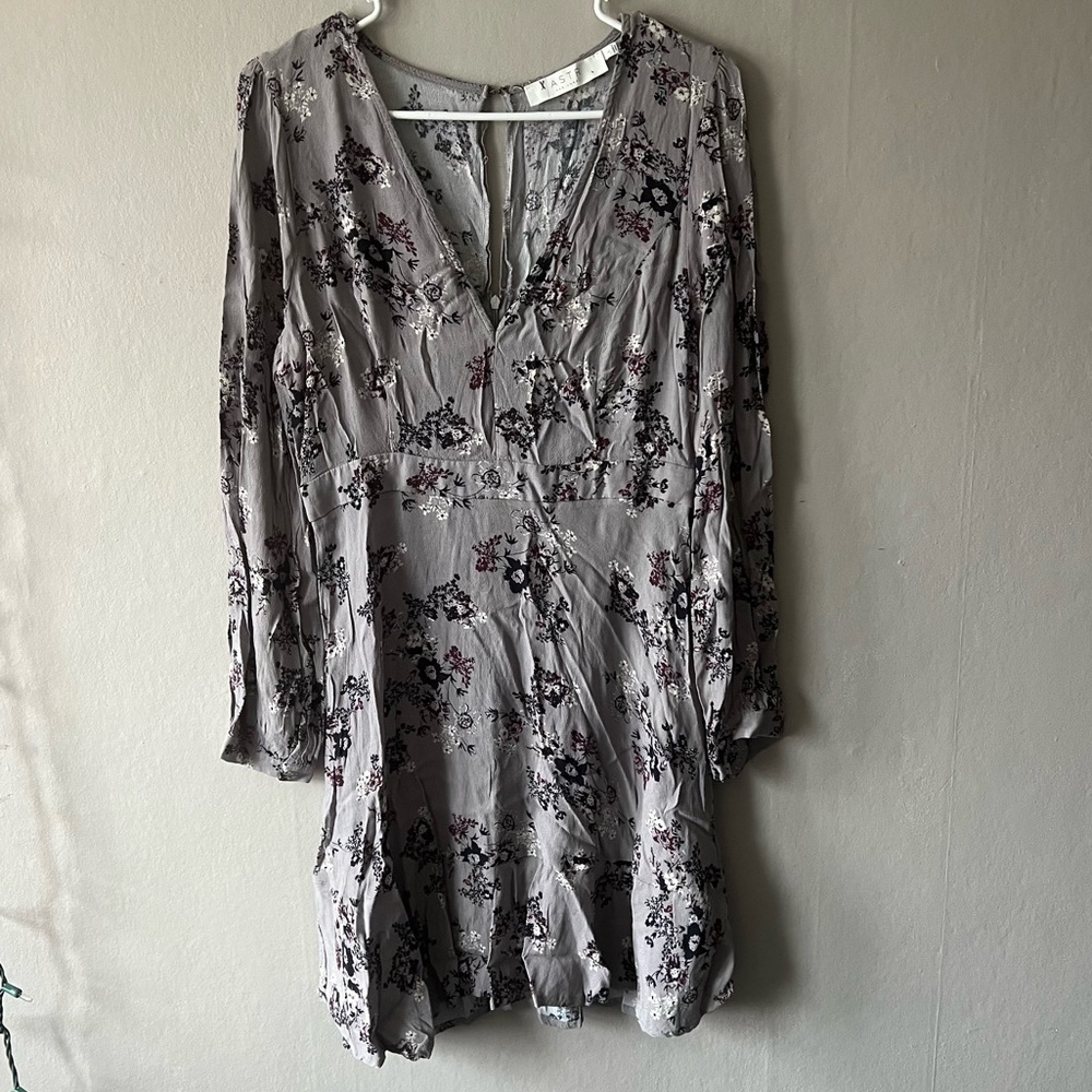 ASTR the Label Grey Floral Long Sleeve Dress Size Large